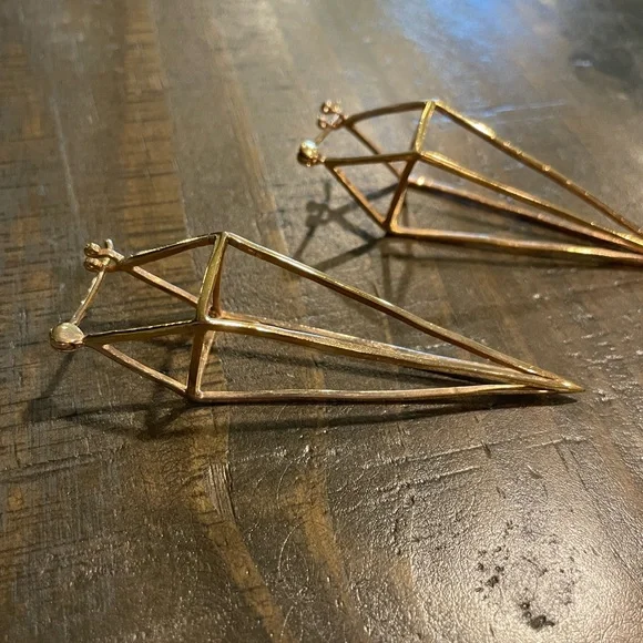 Tawapa Diamond Cube Earrings - Picture 4 of 13